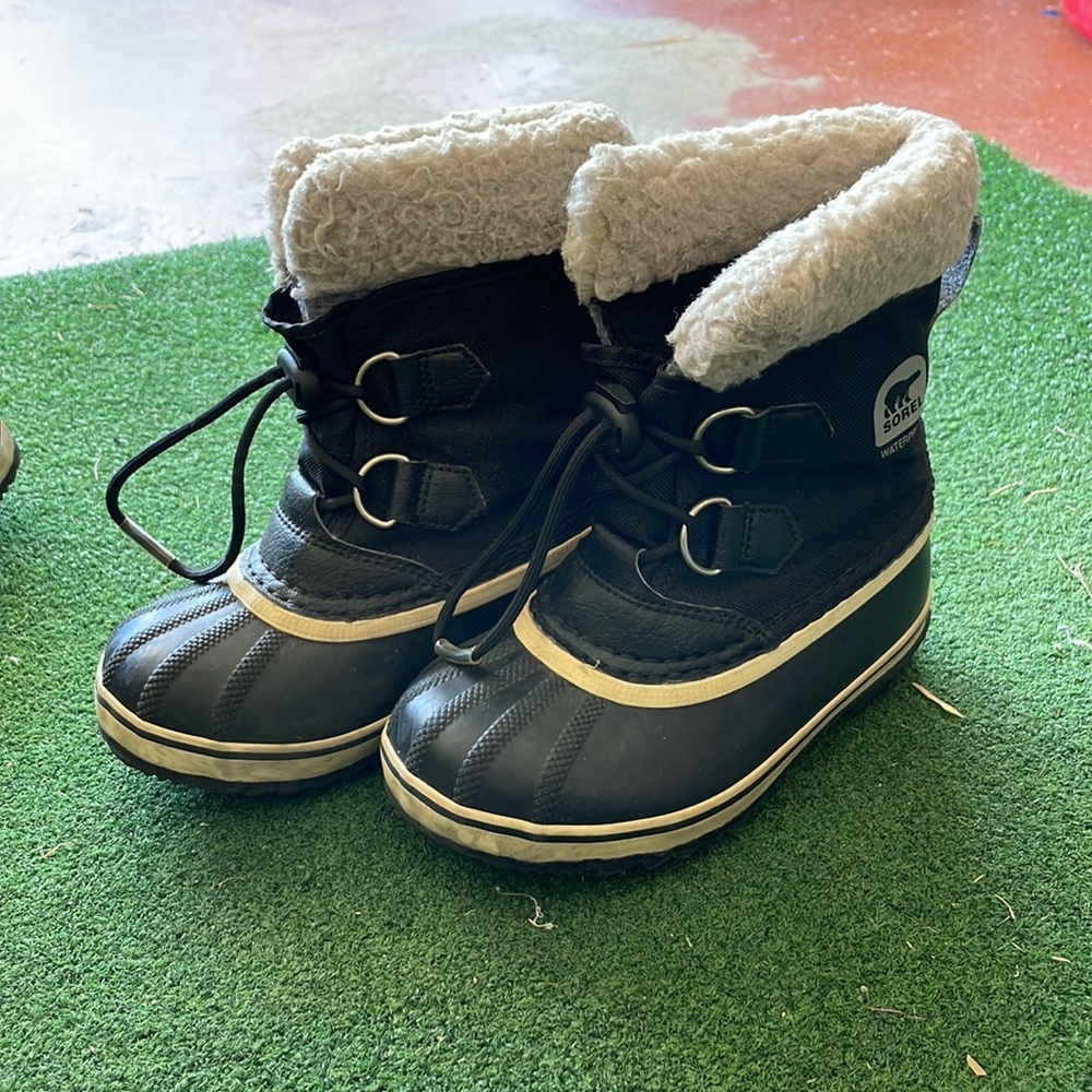 Sorel Yoot Pac youth kids snow boots